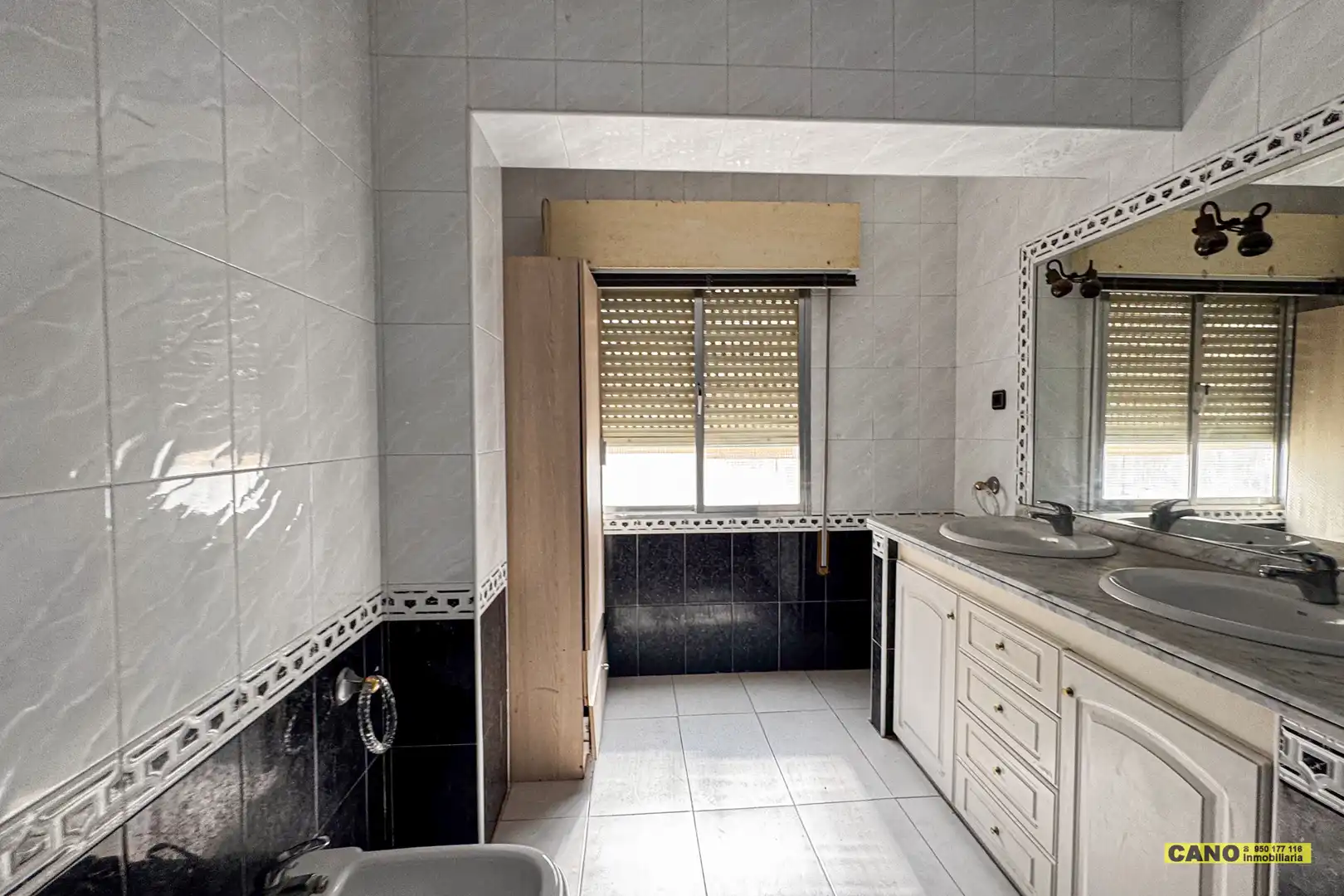 Badezimmer von Wohnung zum Verkauf in Almería