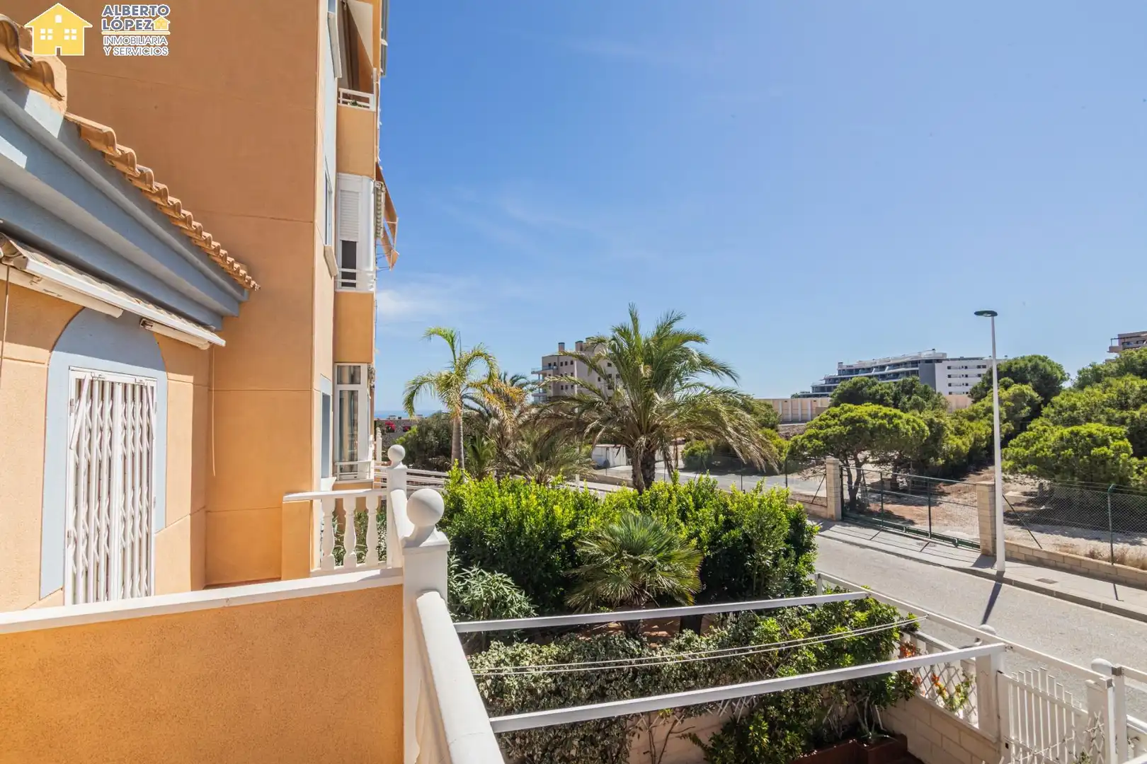 Bungalow with terrace for sale in Los Arenales del Sol, imagen 27