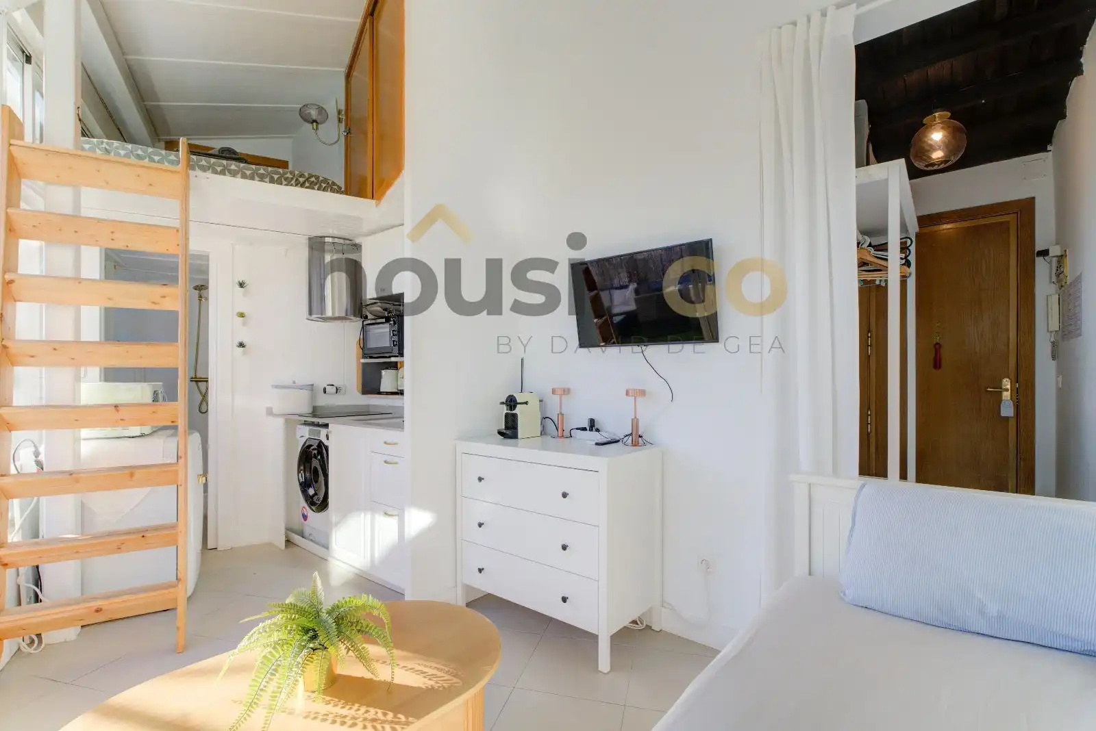 Bedroom of Attic for rent in Madrid  with Air Conditioner, Heating and Furnished