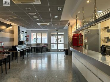 Local comercial en alquiler en Núcleo Urbano