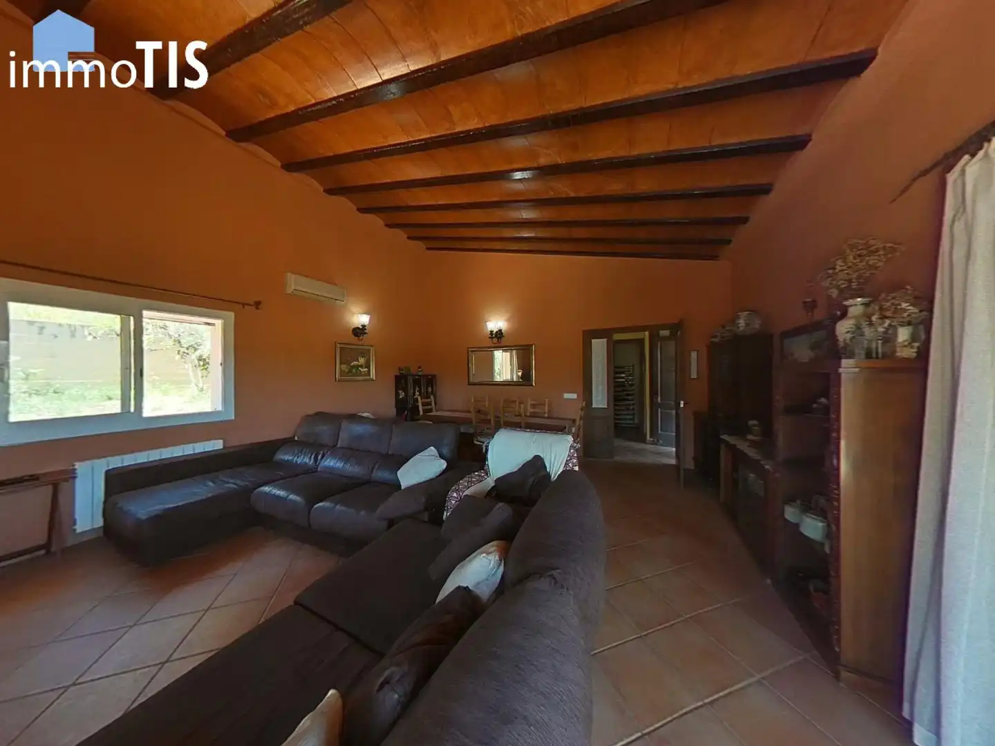 Sala d'estar de Casa o xalet en venda en Cubelles amb Aire condicionat, Jardí privat i Terrassa