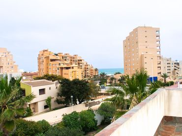 Villa avec balcon à vendre à Zona Galúa - Calnegre