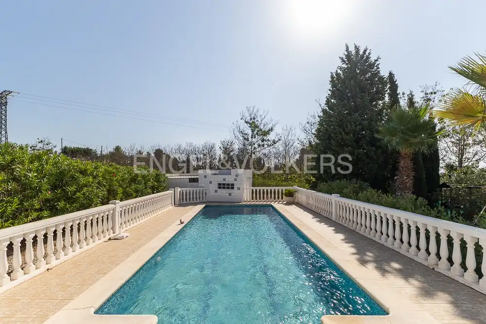Piscina de Casa o chalet de alquiler en Turís con Aire acondicionado, Calefacción y Jardín privado