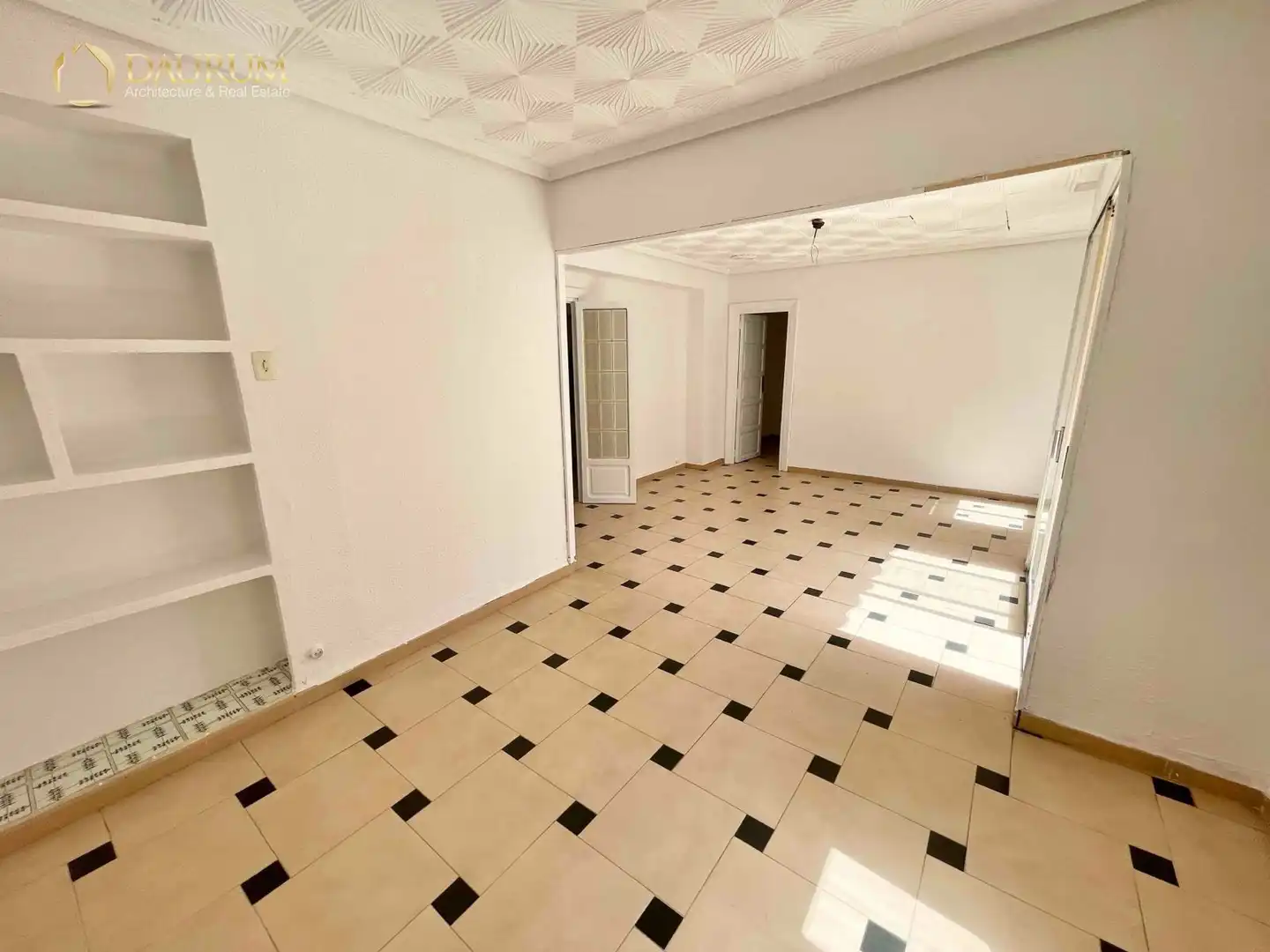 Living room of Flat for sale in Valencia  with Terrace and Storage room