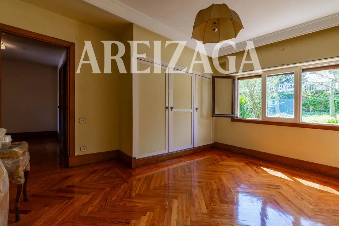 Habitación de Casa o chalet en venta en Donostia - San Sebastián  con Calefacción, Jardín privado y Terraza