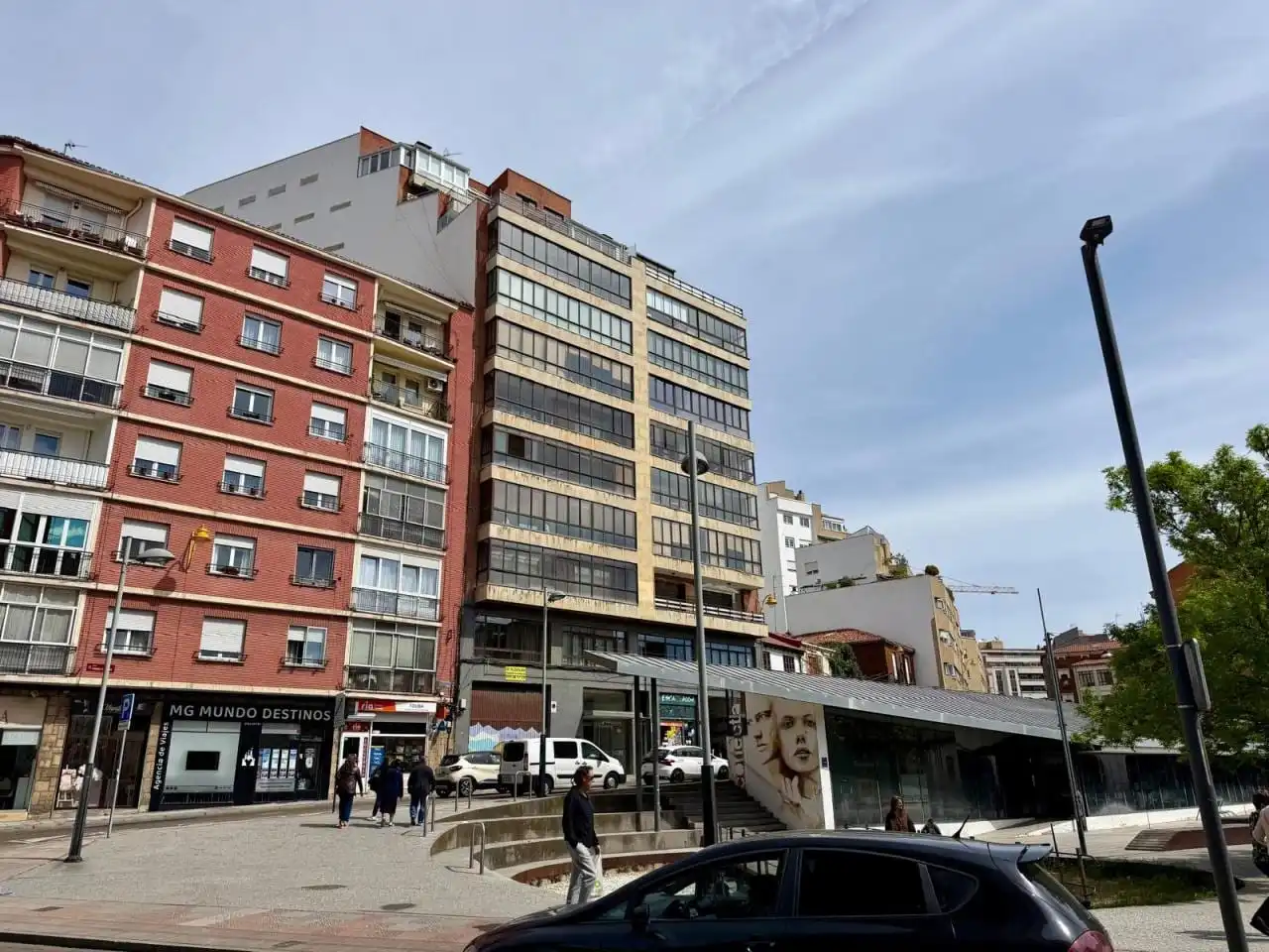 Vista exterior de Piso de alquiler en León Capital  con Calefacción, Terraza y Amueblado
