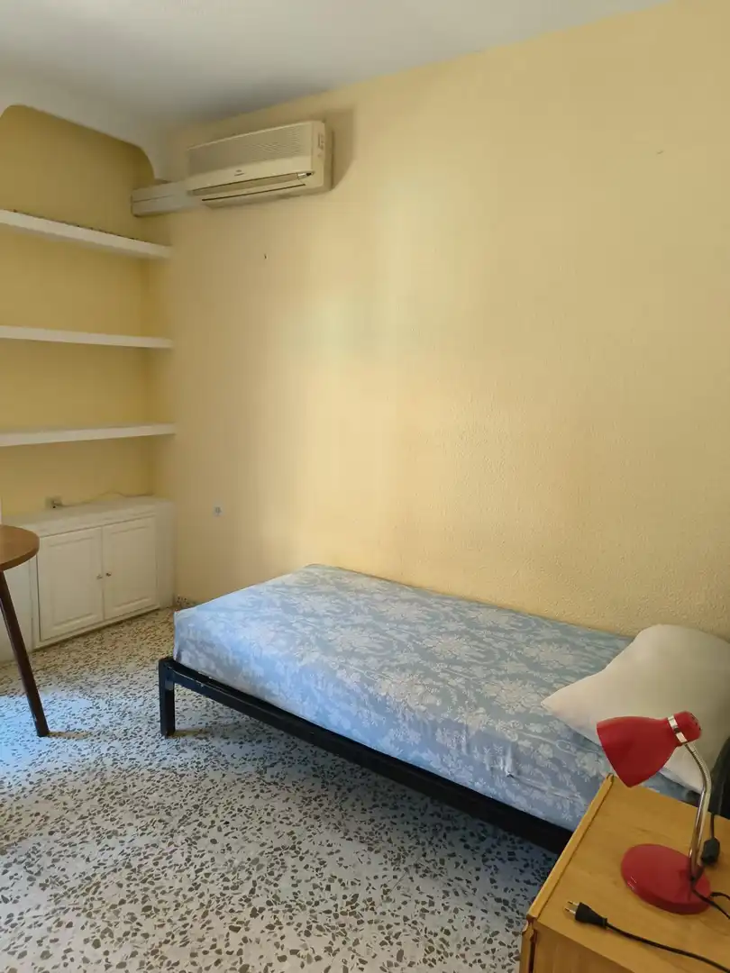 Bedroom of Flat for rent in Granada
