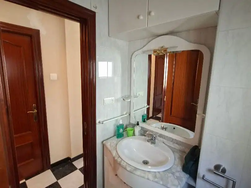 Badezimmer von Wohnung zur Miete in  Valencia Capital mit Klimaanlage, Terrasse und Balkon