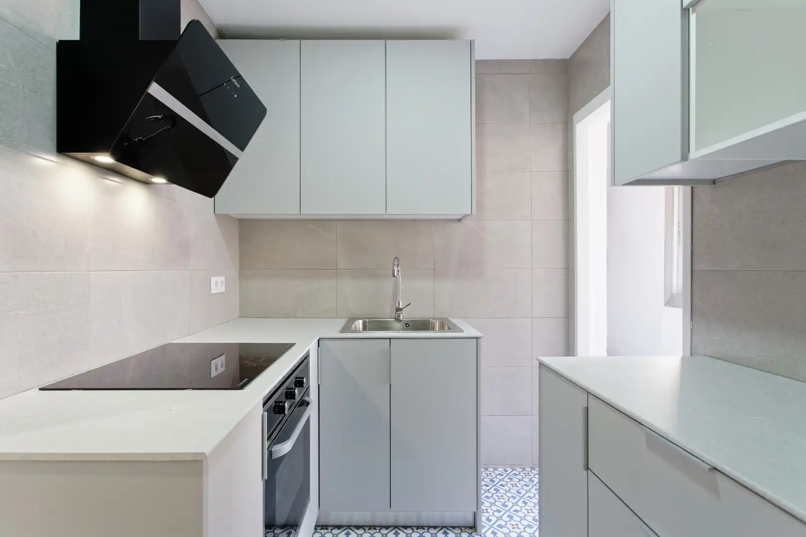 Küche von Wohnung zum Verkauf in L'Hospitalet de Llobregat mit Parkett und Balkon