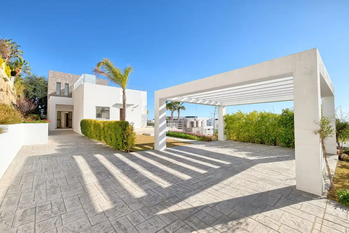 Vista exterior de Casa o chalet en venta en Benahavís con Jardín privado