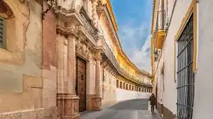 Vista exterior de Edifici en venda en Sevilla