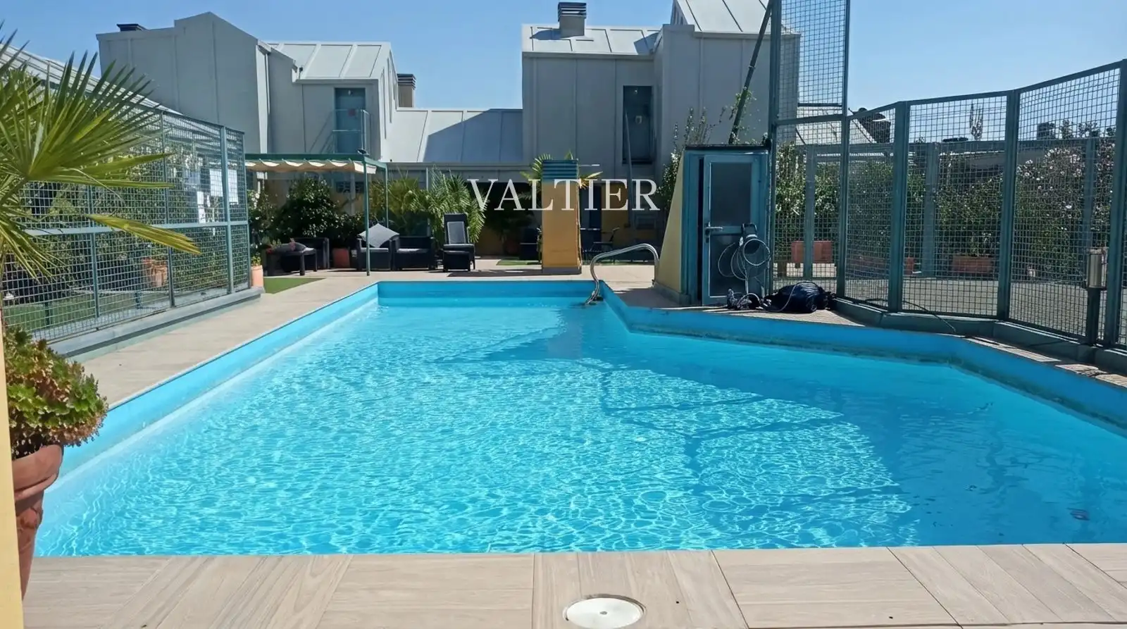 Swimming pool of Flat for rent in Chamberí