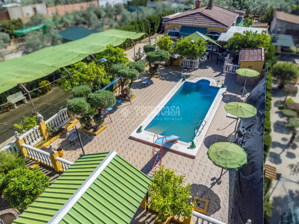 Piscina de Finca rústica en venta en Linares con Aire acondicionado, Jardín privado y Terraza
