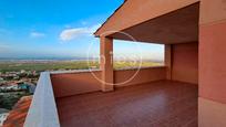 Vista exterior de Casa o xalet en venda en Torrent amb Aire condicionat, Jardí privat i Terrassa