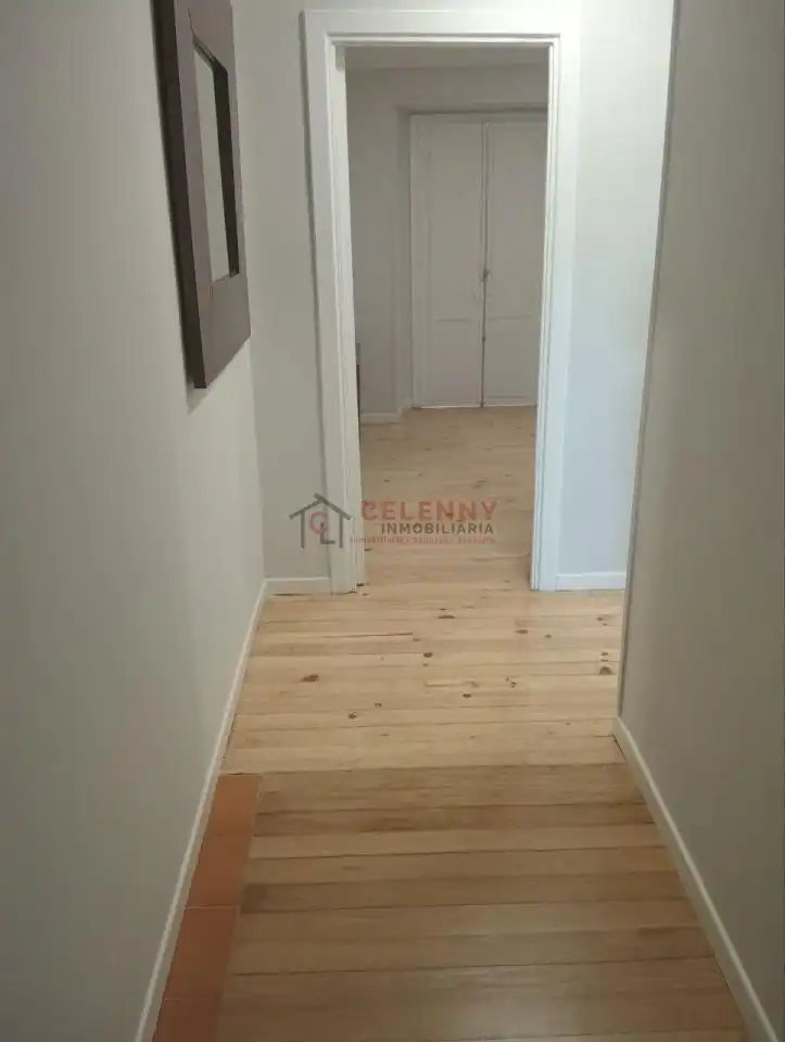 Einfamilien-Reihenhaus zur Miete in San Cibrao das Viñas mit Heizung und Balkon