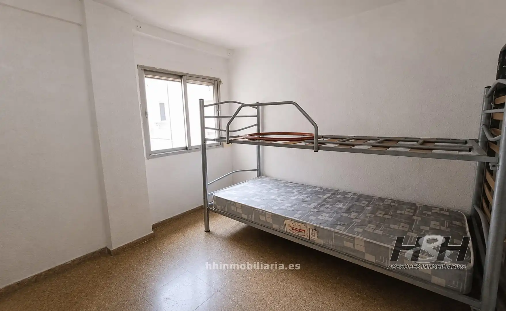 Habitación de Piso en venta en Burjassot con Aire acondicionado y Balcón