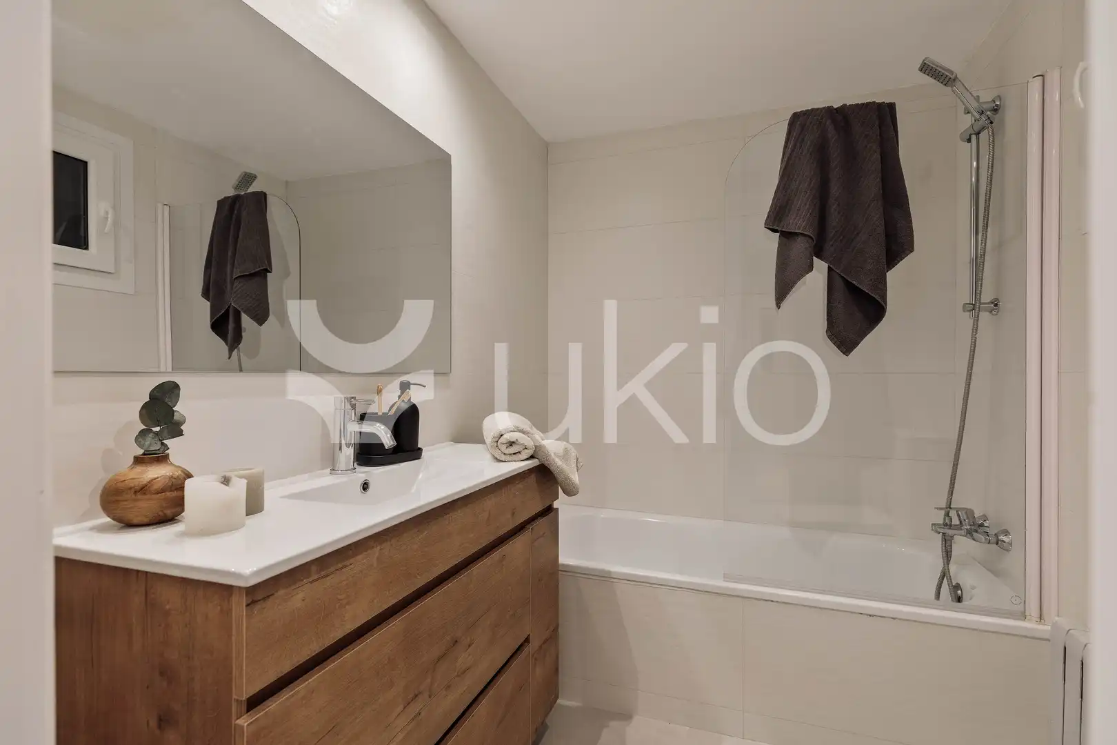 Bany de Apartament de lloguer en Barcelona amb Aire condicionat, Calefacció i Terrassa