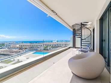 Penthouse with pool for sale in el Pino