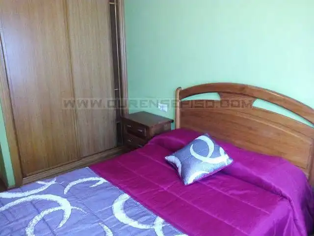 Schlafzimmer von Wohnung zur Miete in Ourense Capital  mit Heizung, Parkett und Abstellraum