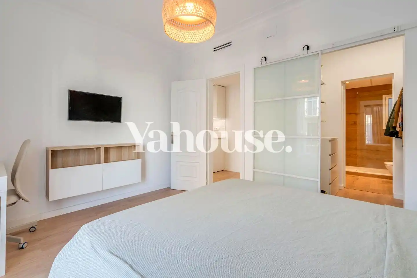 Schlafzimmer von Wohnung zum Verkauf in Barcelona mit Klimaanlage, Heizung und Parkett