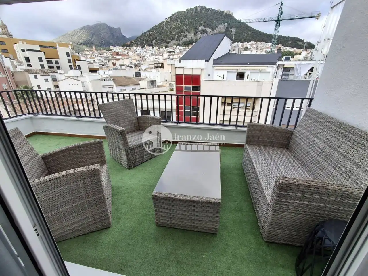 Terrassa de Àtic de lloguer en  Jaén Capital amb Aire condicionat, Terrassa i Moblat