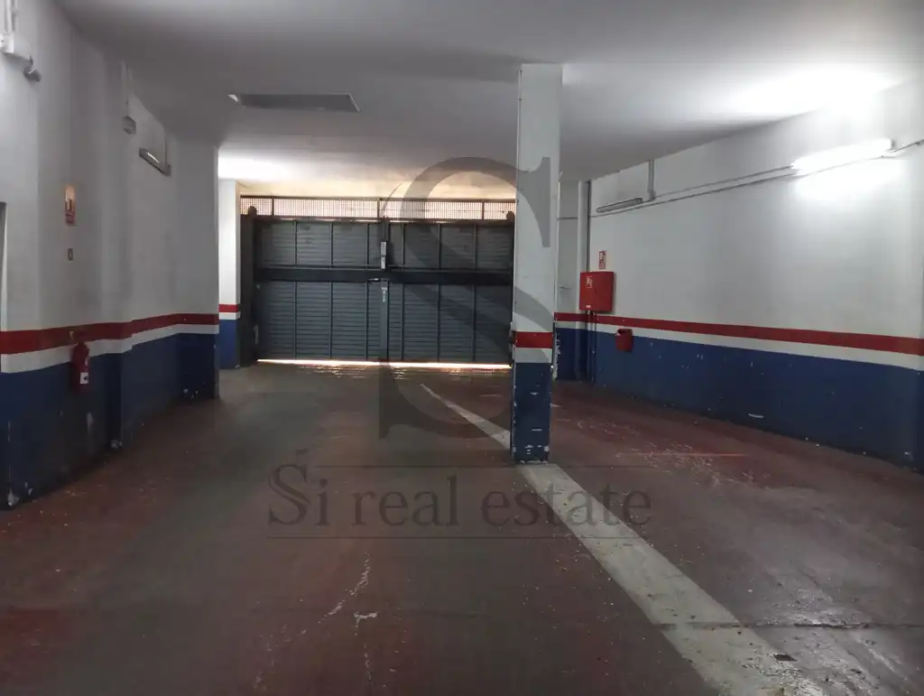 Individual amb ascensor en venda a Carrer de Palència, imagen 2