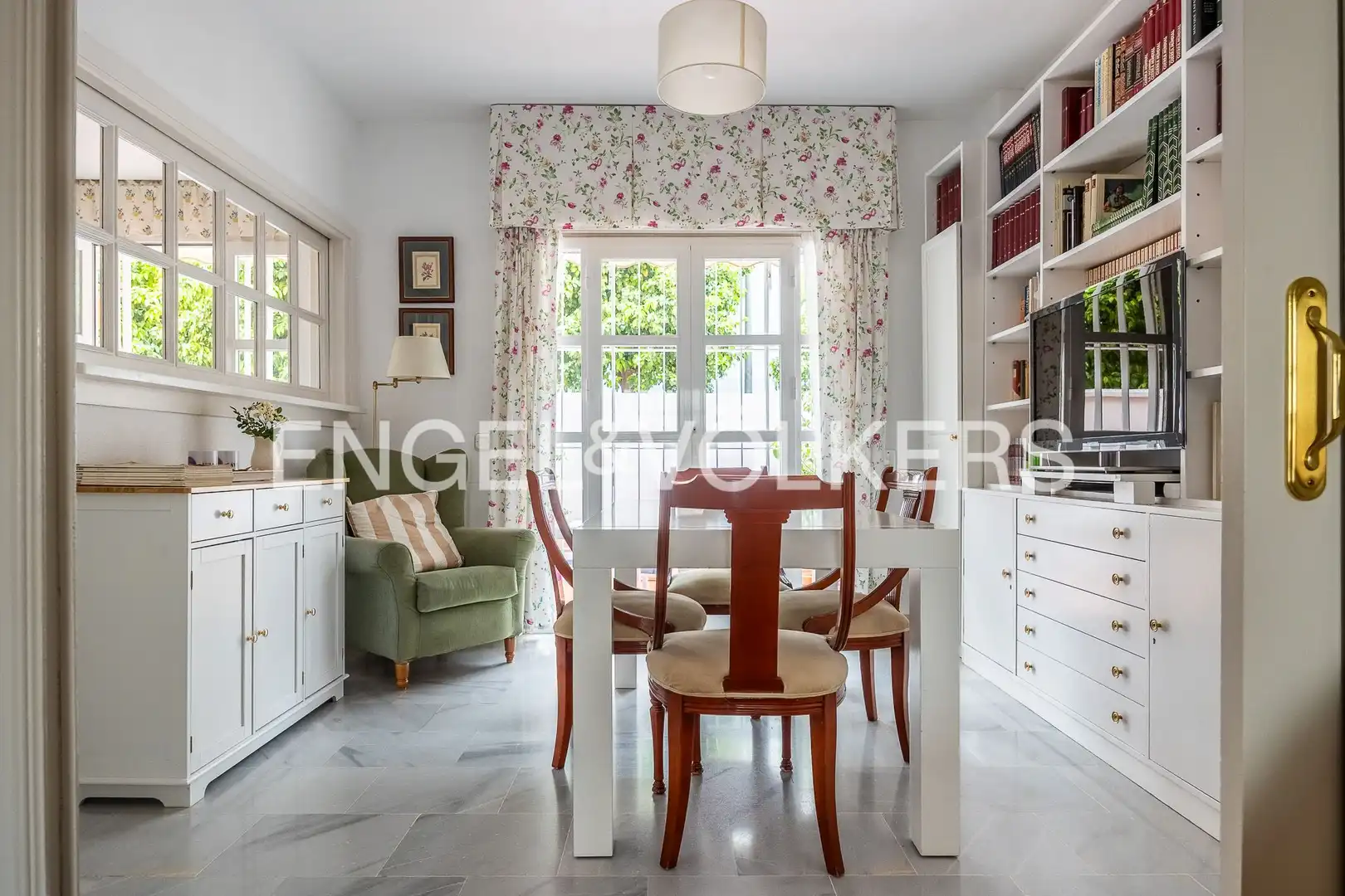 Dining room of Houses for sale in Sevilla  with Air Conditioner, Heating and Private garden