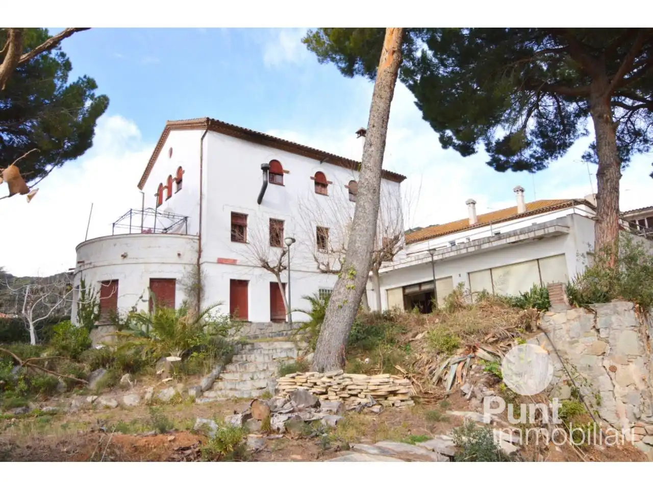 Vista exterior de Casa o xalet en venda en Premià de Dalt amb Jardí privat, Terrassa i Piscina