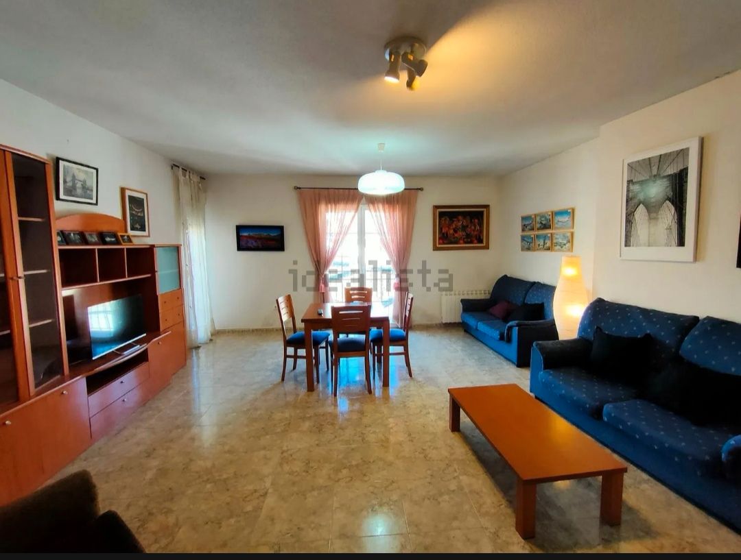 Sala d'estar de Pis de lloguer en La Puebla de Montalbán amb Aire condicionat, Calefacció i Terrassa