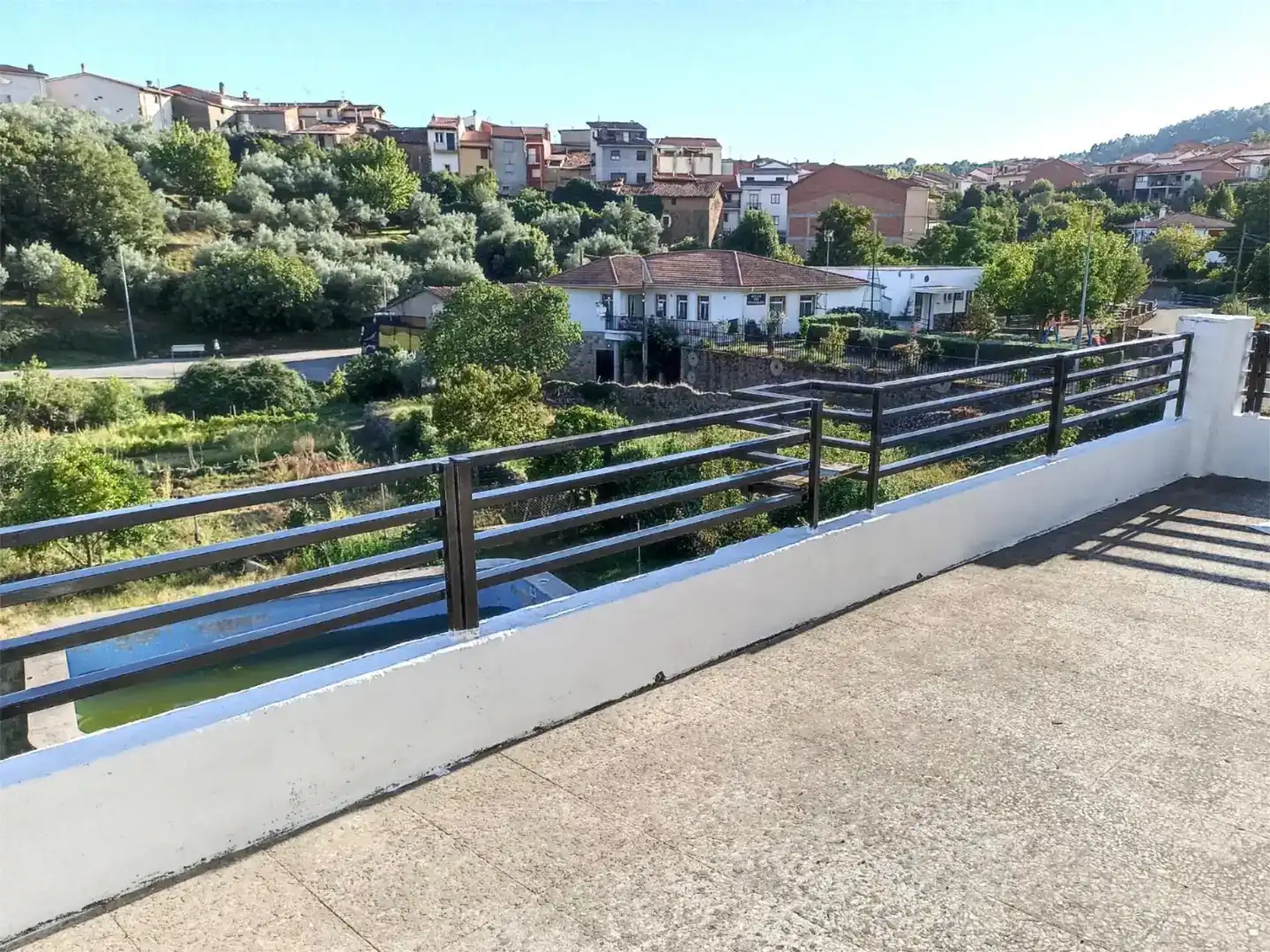 Terrassa de Casa o xalet en venda en Cadalso amb Jardí privat, Piscina i Moblat