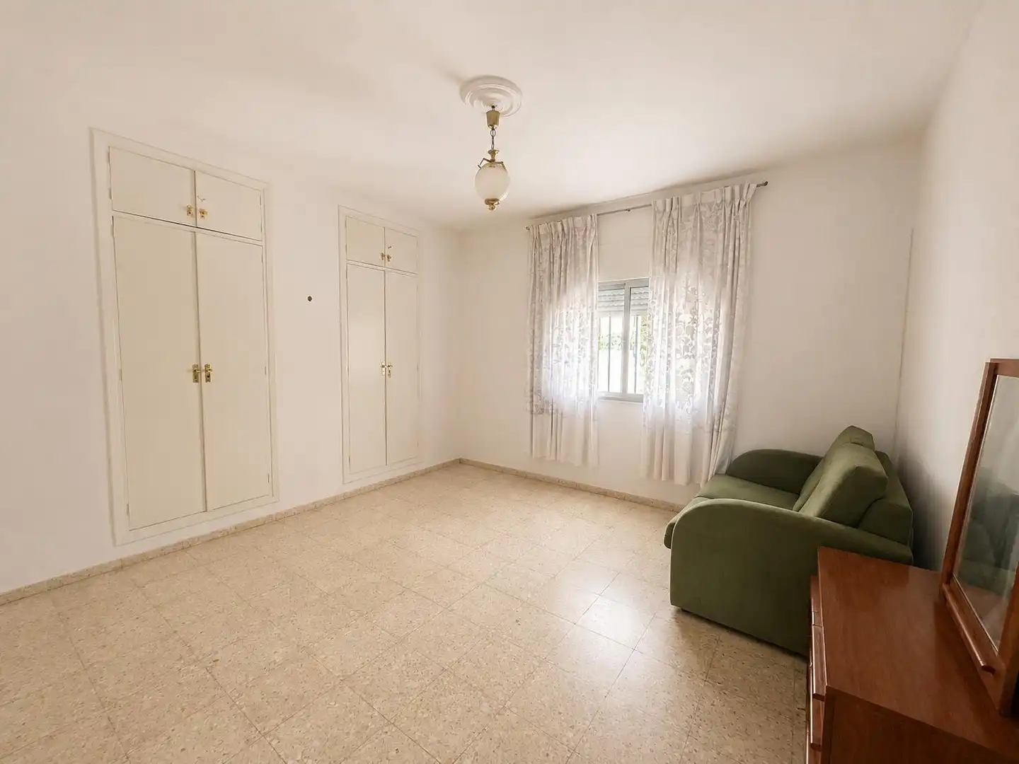 Dormitori de Casa o xalet en venda en Arganda del Rey amb Jardí privat