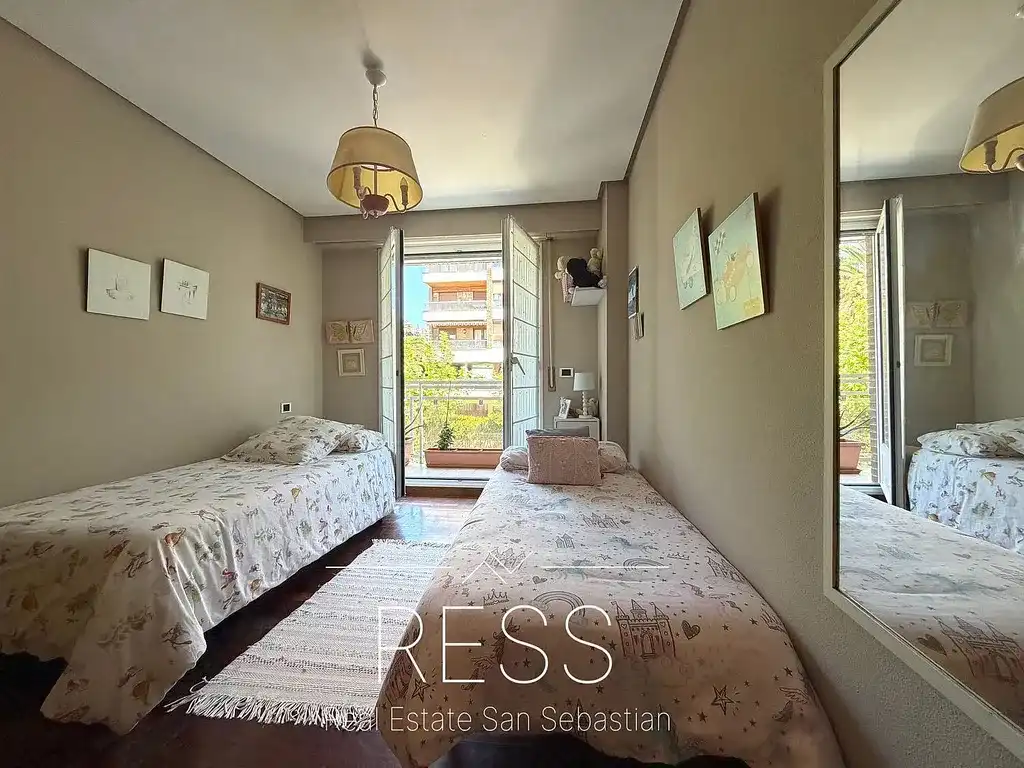 Schlafzimmer von Wohnung zum Verkauf in Donostia - San Sebastián  mit Heizung, Privatgarten und Terrasse