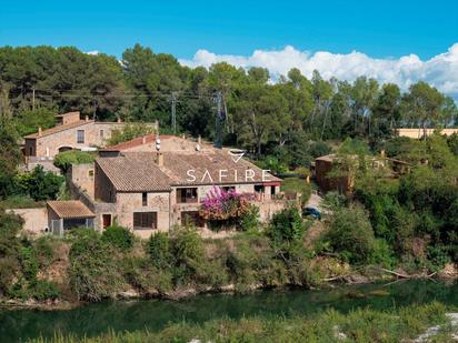 Vista exterior de Finca rústica en venda en Sant Miquel de Fluvià amb Aire condicionat, Calefacció i Traster