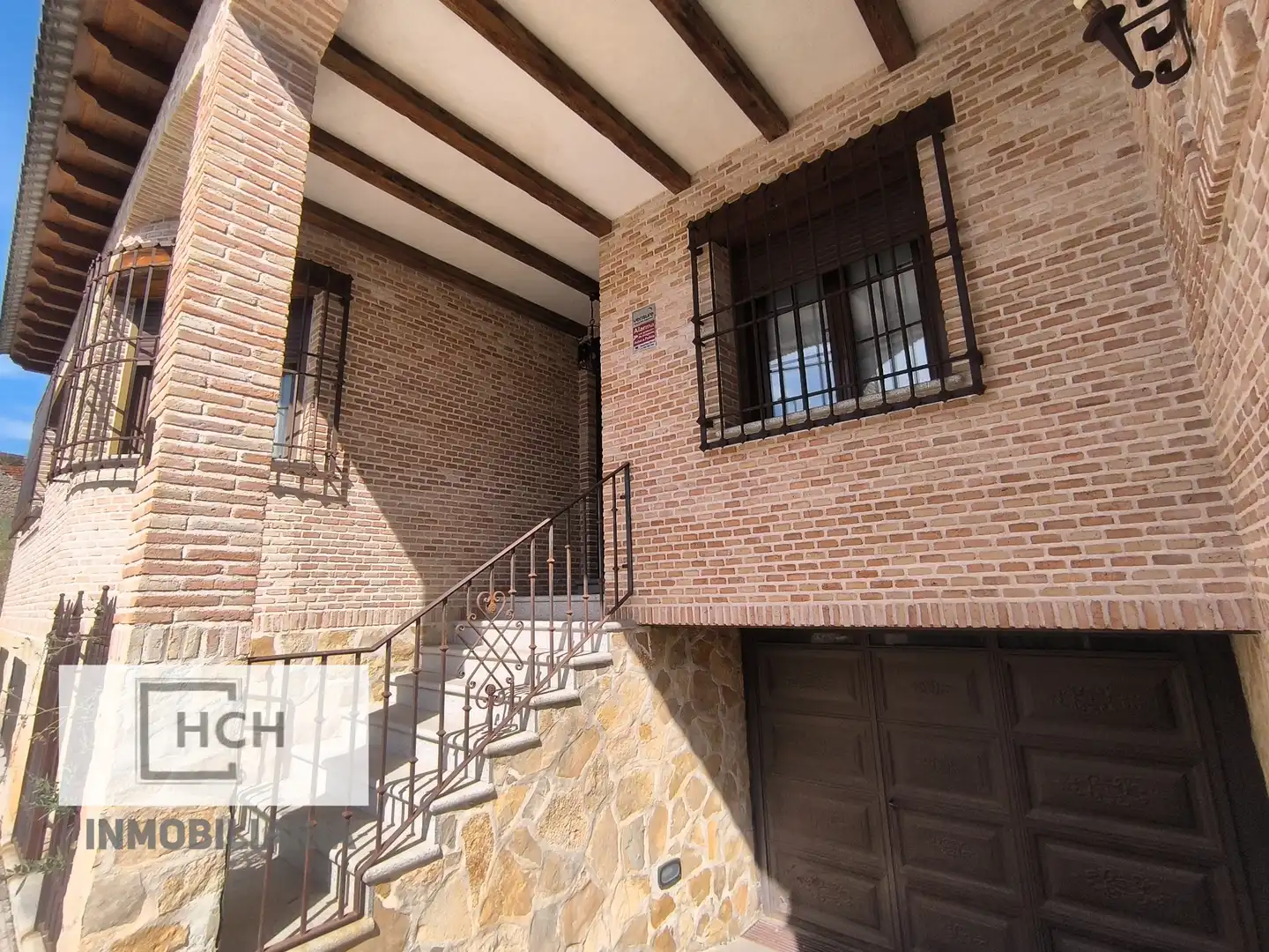 Außenansicht von Haus oder Chalet zum Verkauf in La Puebla de Montalbán mit Klimaanlage, Heizung und Möbliert