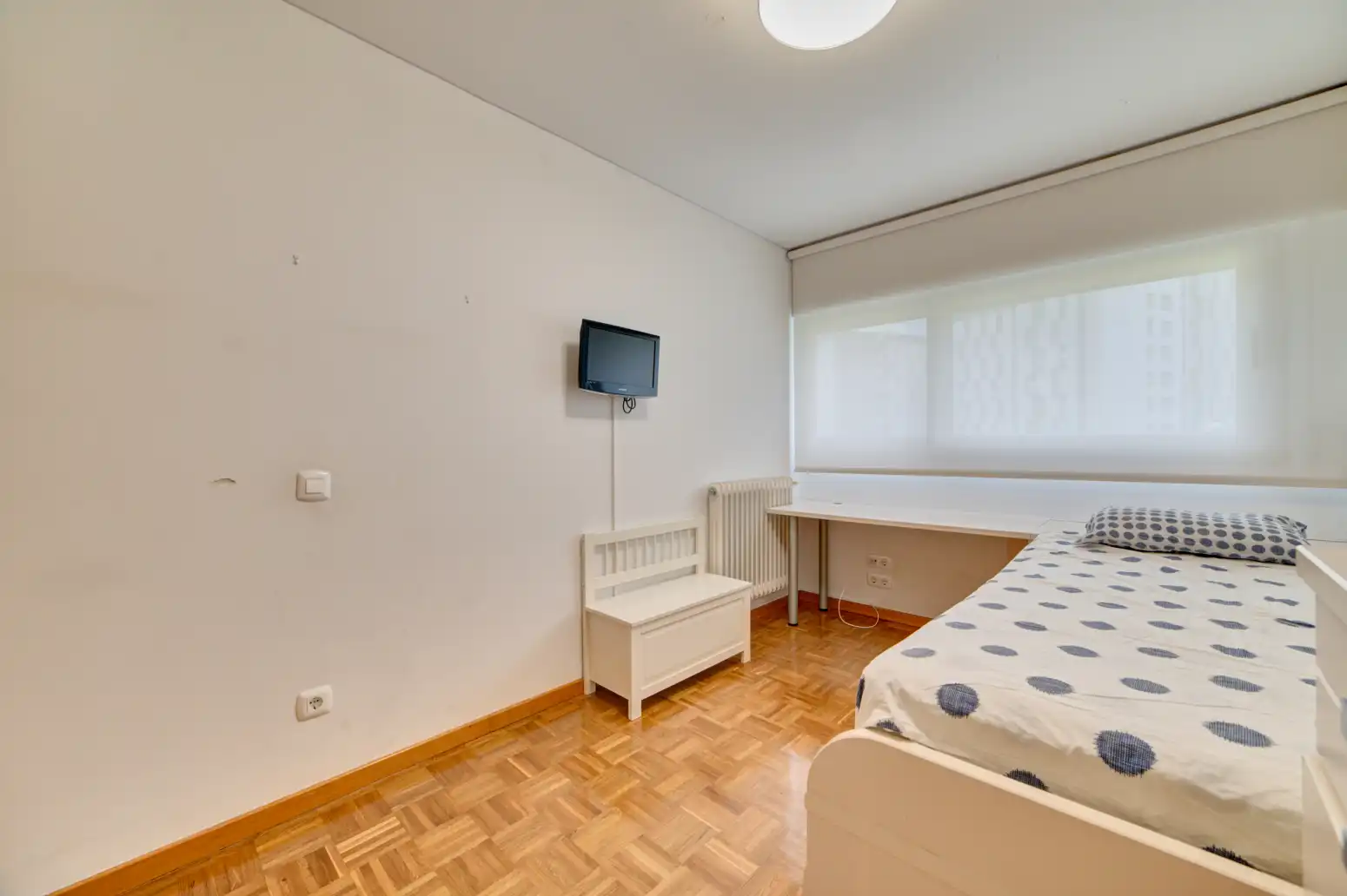Habitación de Piso de alquiler en  Pamplona / Iruña con Calefacción, Parquet y Trastero
