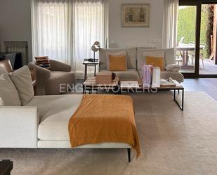 Living room of House or chalet to rent in Pozuelo de Alarcón  with Air Conditioner, Heating and Private garden