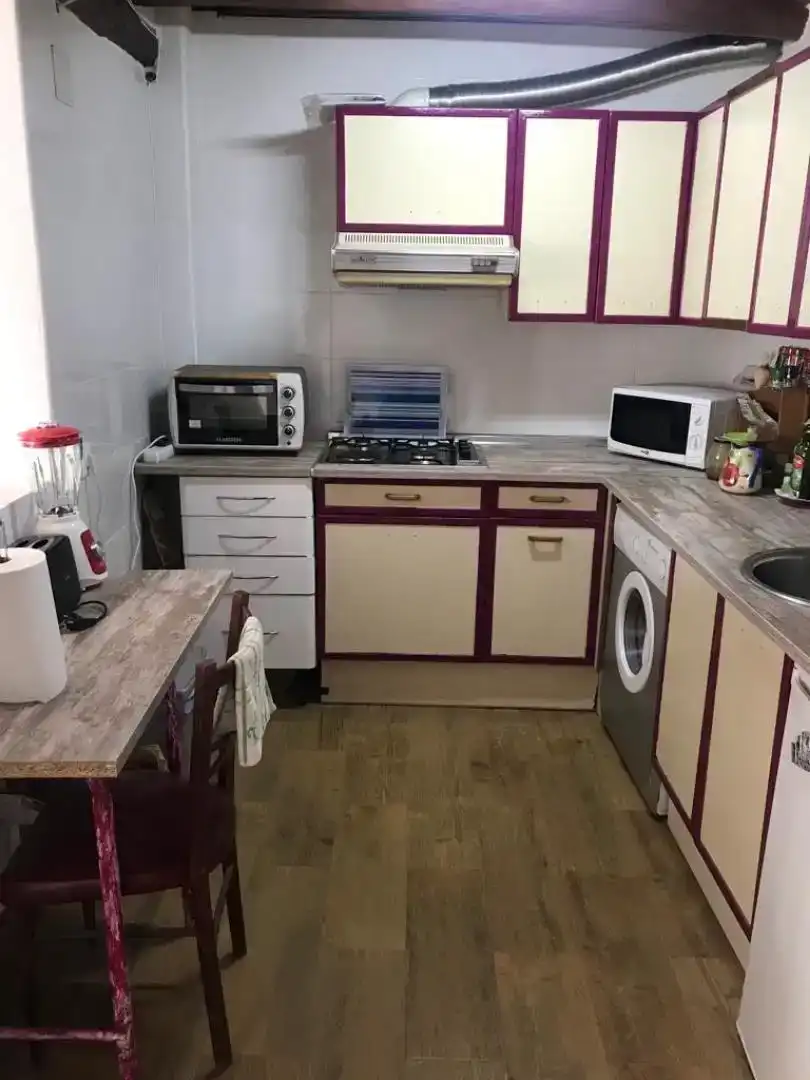 Cocina de Casa adosada de alquiler en Benavides con Jardín privado, Parquet y Amueblado