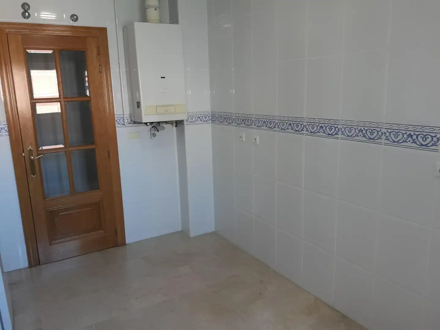 Kitchen of Flat for rent in Palencia  with Heating, Terrace and Storage room