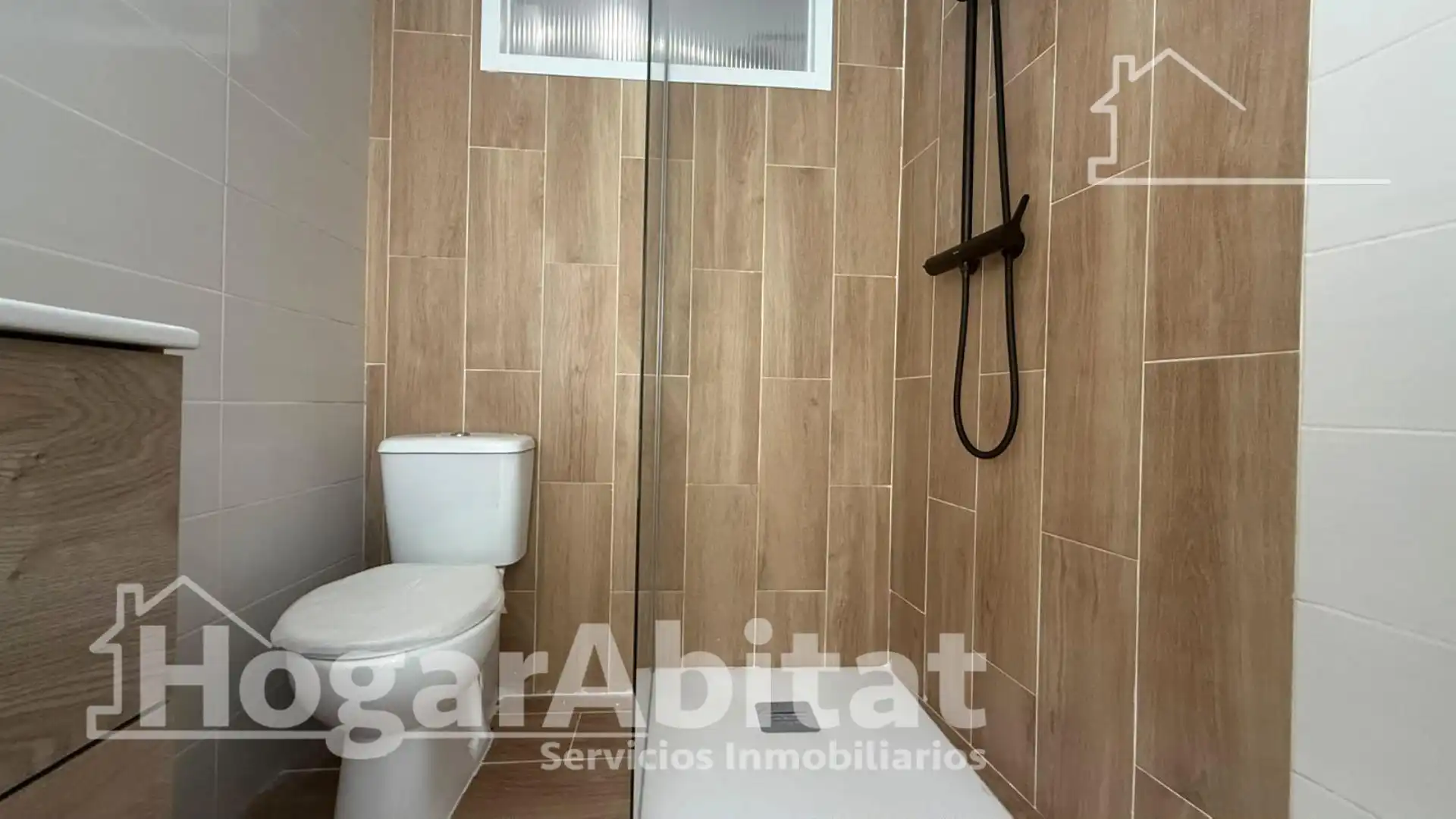 Bathroom of Flat for sale in Tavernes de la Valldigna  with Storage room