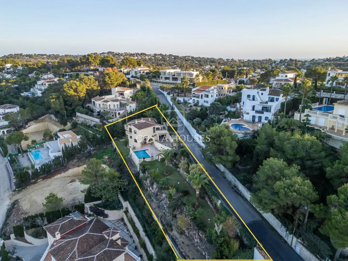 Houses for sale in Jávea / Xàbia  with Air Conditioner, Private garden and Terrace
