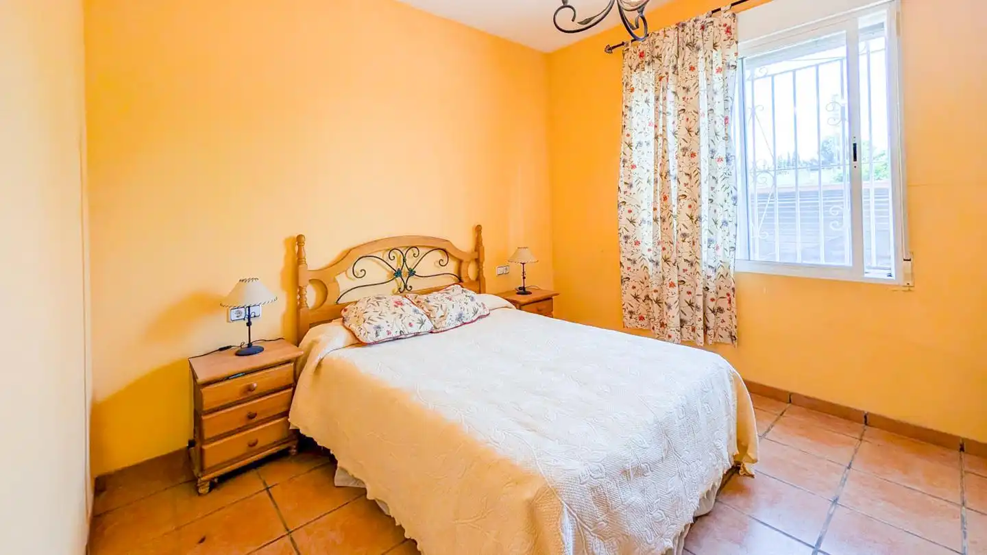 Dormitori de Casa o xalet en venda en Elche / Elx amb Aire condicionat, Jardí privat i Terrassa