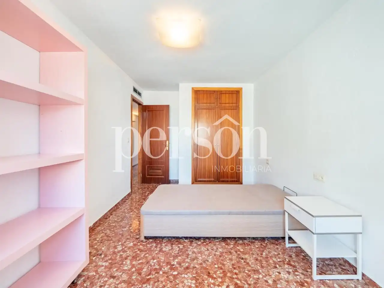 Habitación de Piso de alquiler en Valencia con Aire acondicionado, Parquet y Amueblado