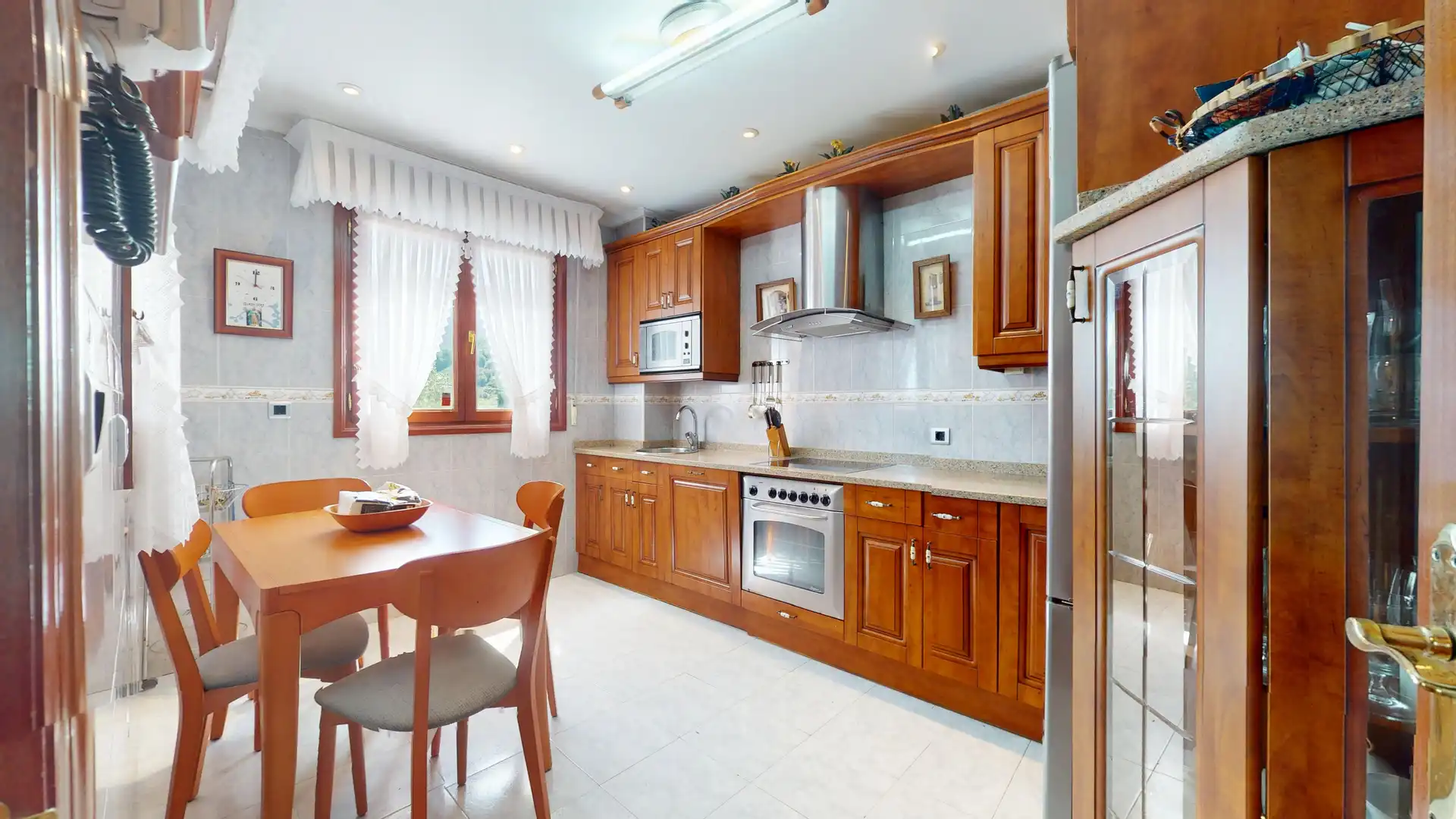 Cocina de Casa o chalet en venta en Castro-Urdiales con Calefacción, Terraza y Trastero
