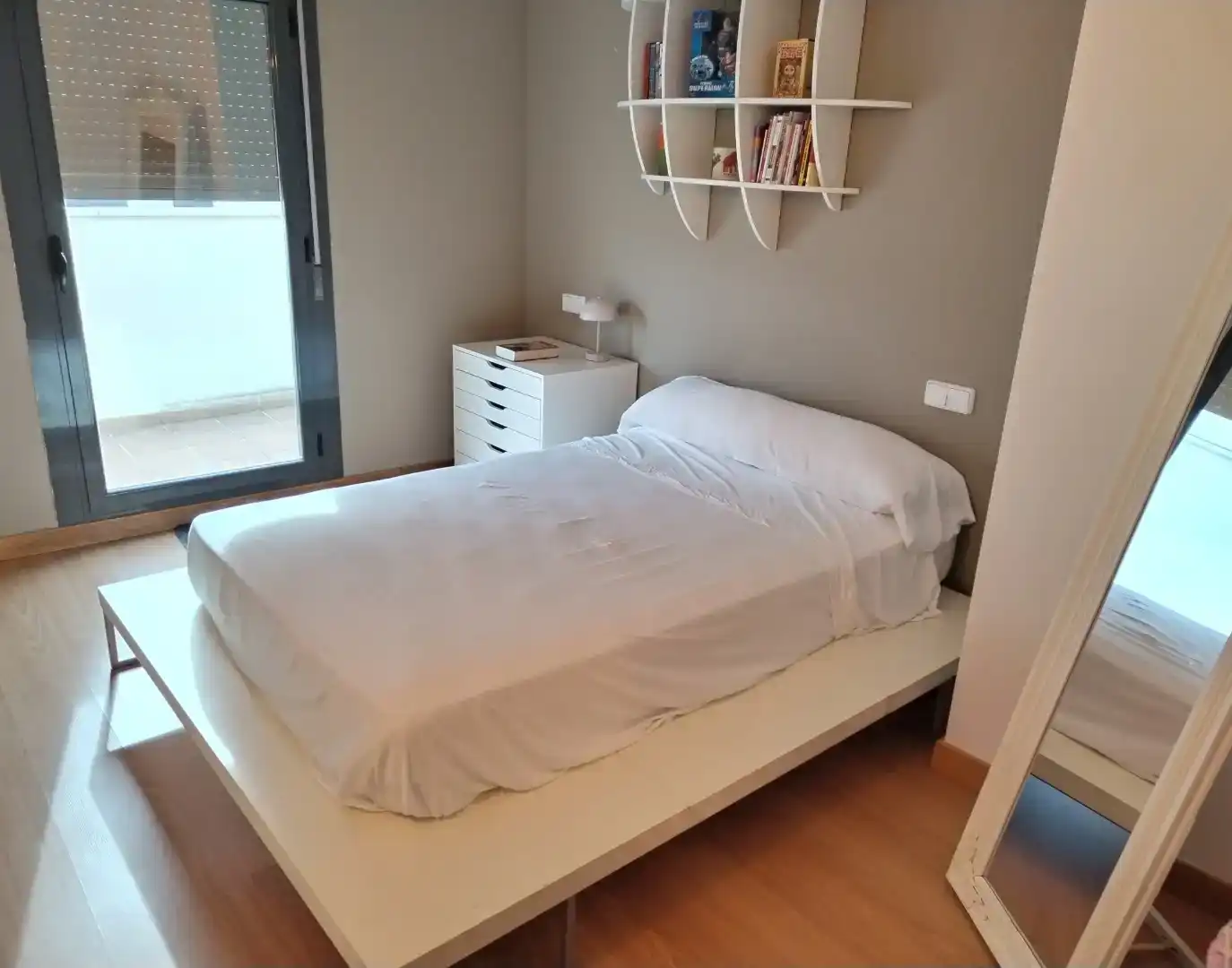 Bedroom of Flat for rent in La Hiniesta   with Storage room, Swimming Pool and Furnished