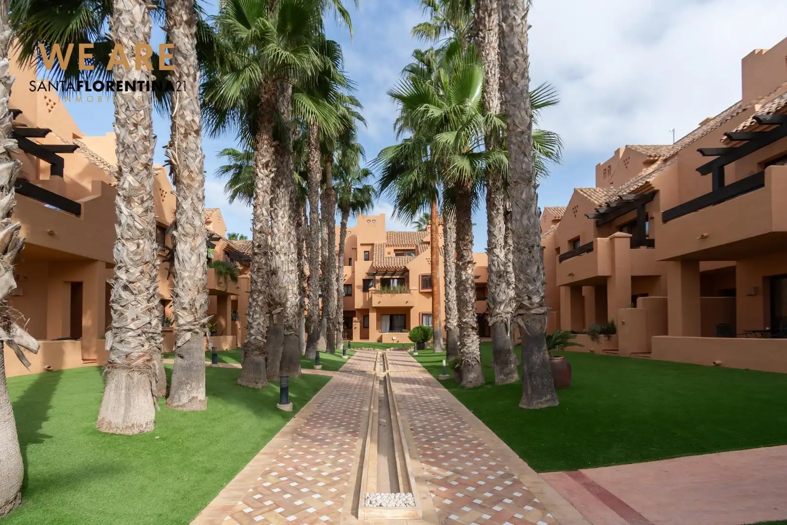 Vista exterior de Àtic en venda en Los Alcázares amb Aire condicionat, Jardí privat i Terrassa