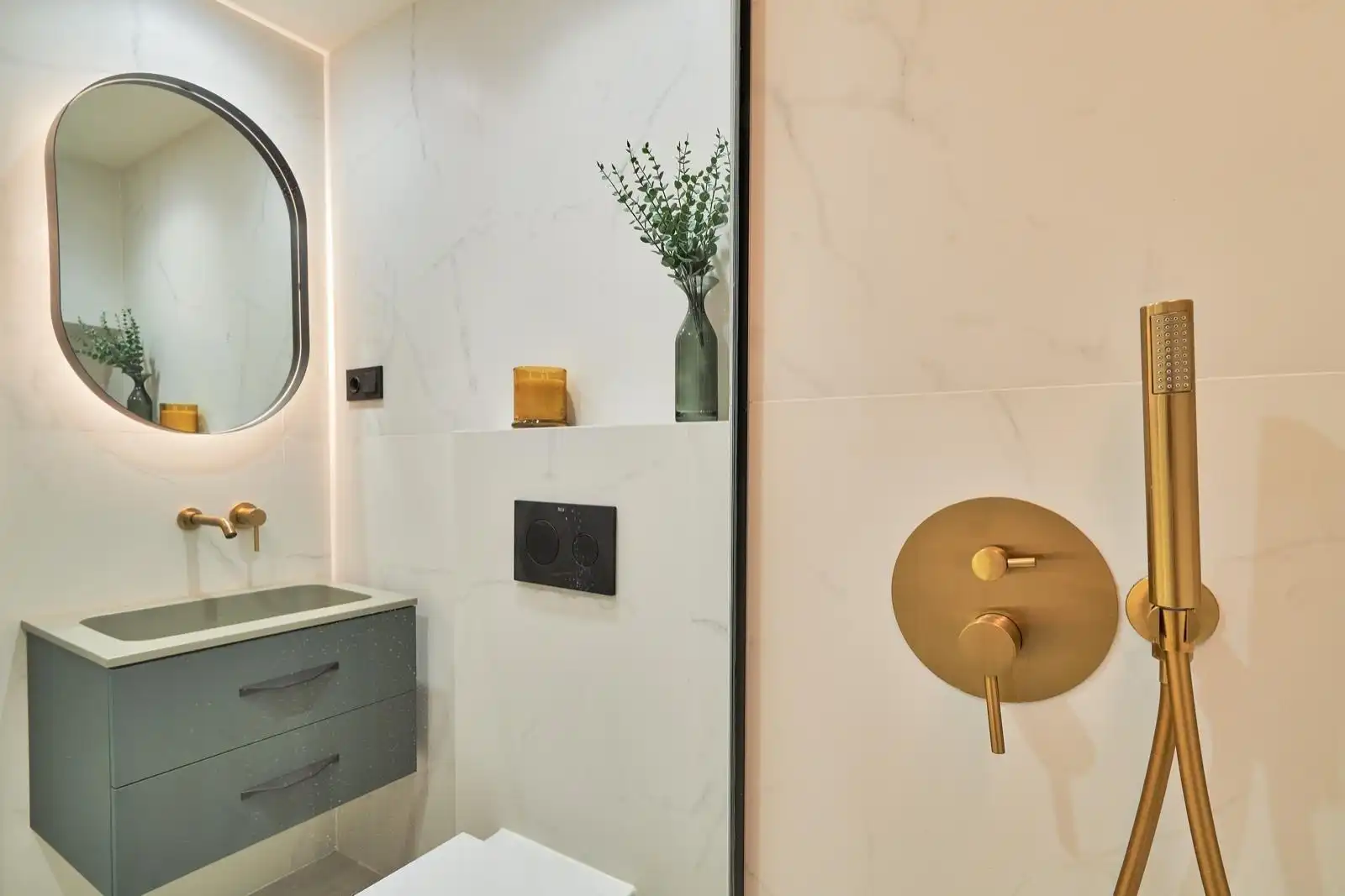 Bany de Apartament de lloguer en Benalmádena amb Aire condicionat, Terrassa i Moblat