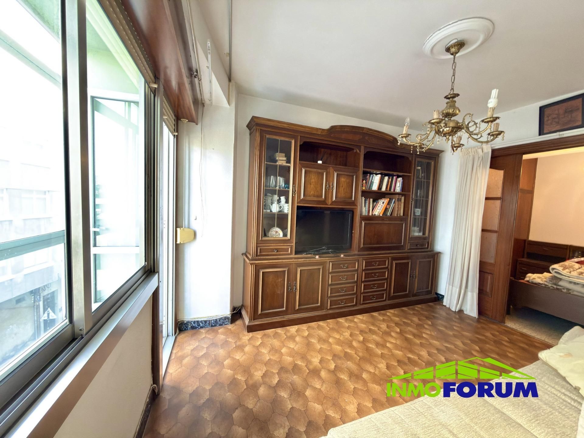 Sala de estar de Piso en venta en A Coruña Capital  con Balcón