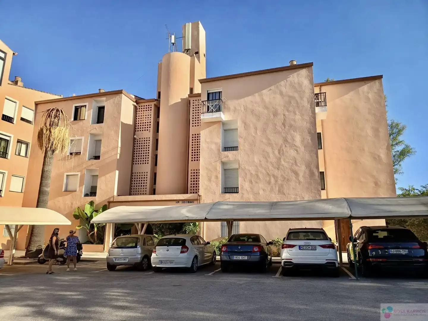 Vista exterior de Piso en venta en Marbella con Aire acondicionado, Terraza y Piscina comunitaria