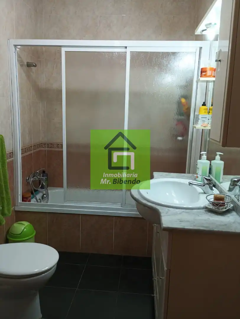 Bany de Casa o xalet en venda en Muelas del Pan amb Calefacció i Jardí privat