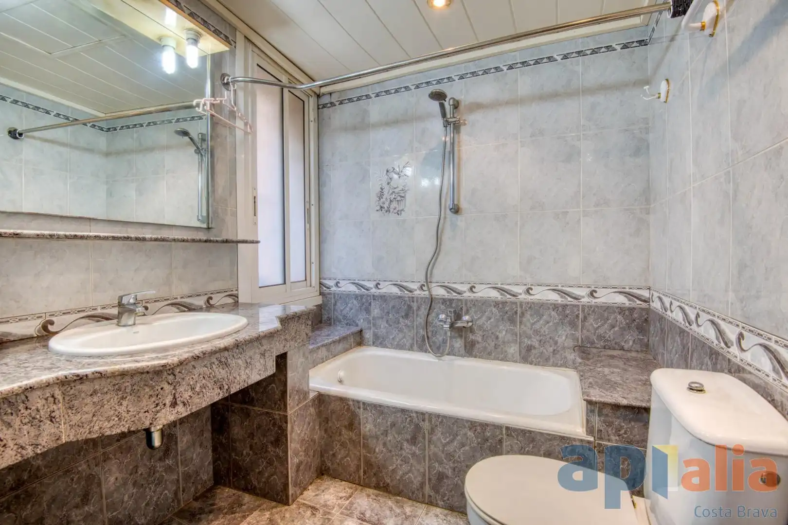 Baño de Apartamento en venta en Sant Feliu de Guíxols con Calefacción
